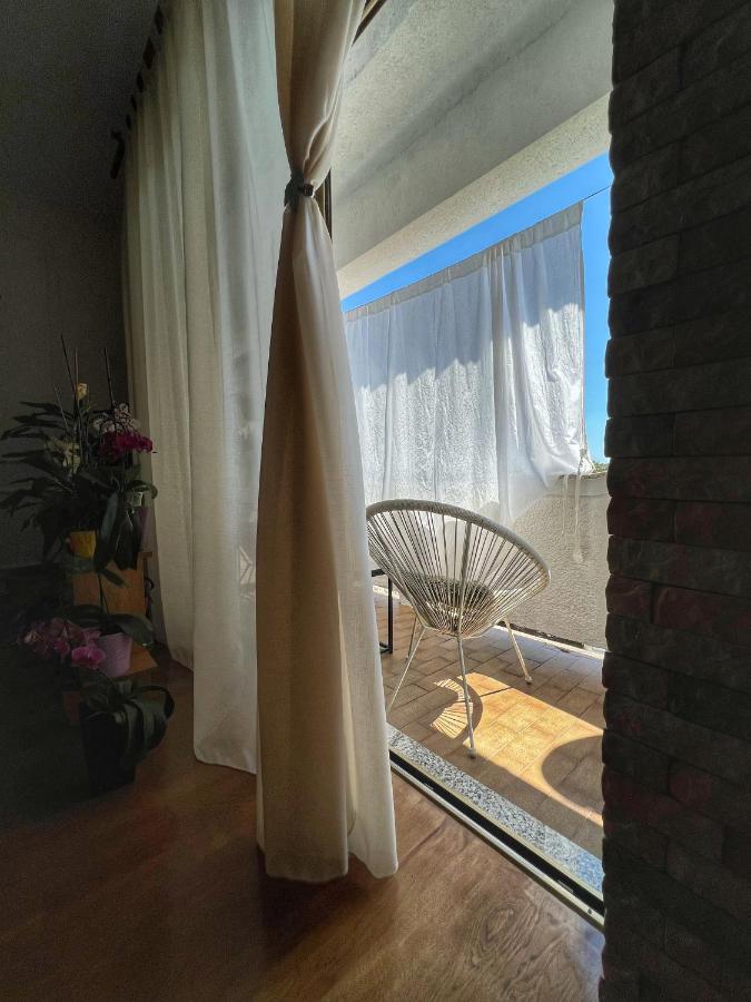 Apartmani Mia Palit Kültér fotó